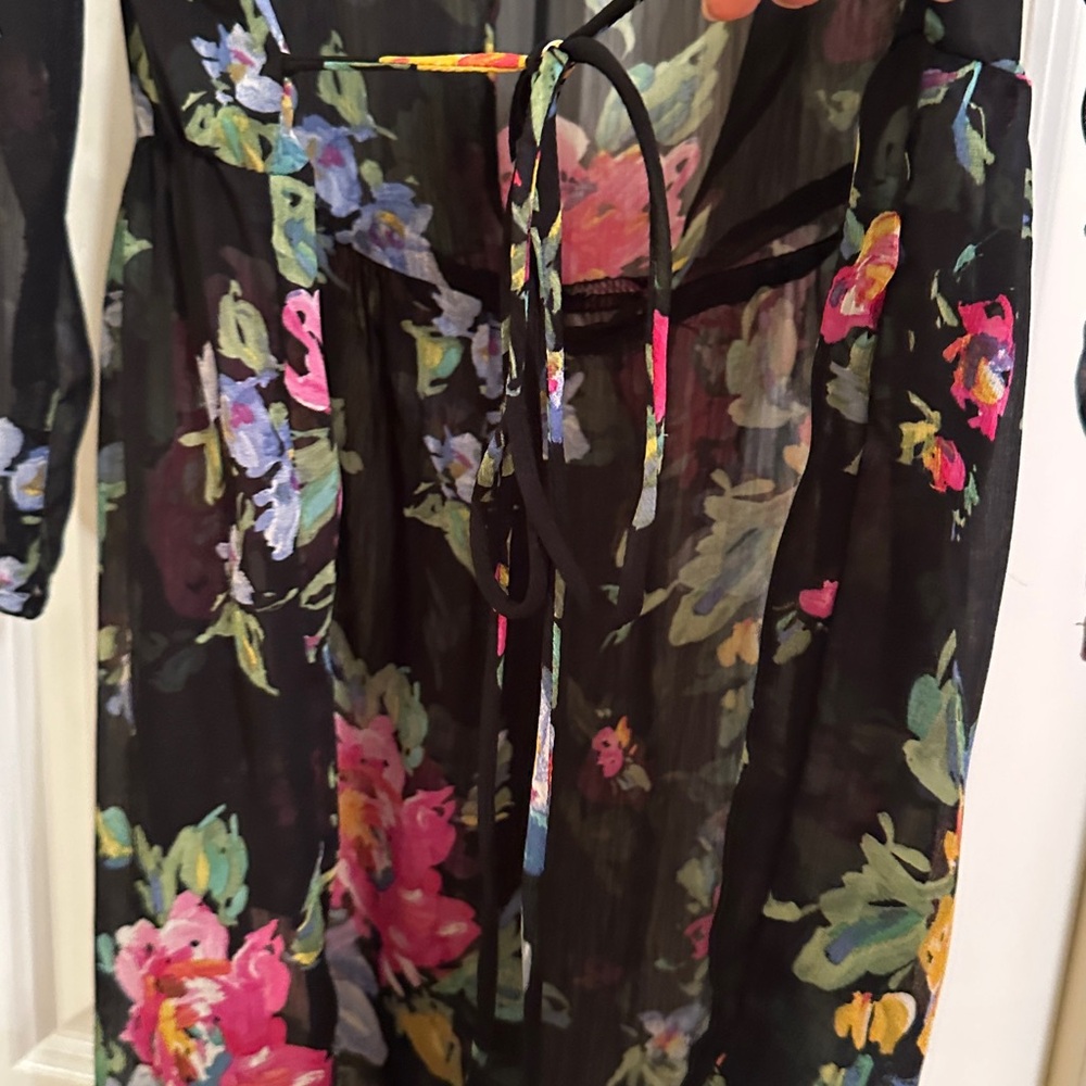 About A Girl Black Floral Sheer Blouse Size M Boho Peplum Tie Back 3/4 Sleeve - Picture 10 of 10